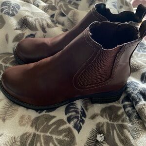 Women’s Jasmine Boots like new